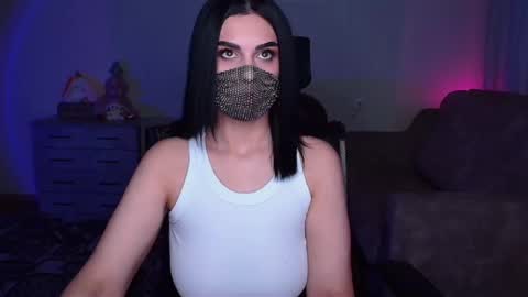 Snapshot of ashley__cooper__ chatting on 12-17-24, 04:12   Yasmina   online show from 12-17-24, 04:12