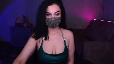 Snapshot of ashley__cooper__ chatting on 12-25-24, 04:01   Yasmina   online show from 12-25-24, 04:01