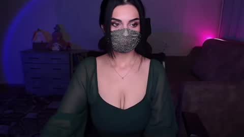 Snapshot of ashley__cooper__ chatting on 12-29-24, 04:16   Yasmina   online show from 12-29-24, 04:16