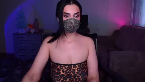 Snapshot of ashley__cooper__ chatting on 01-03-25, 03:27   Yasmina   online show from 01-03-25, 03:27