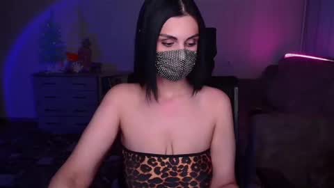 Snapshot of ashley__cooper__ chatting on 01-06-25, 08:14   Yasmina   online show from 01-06-25, 08:14