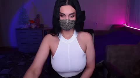 Snapshot of ashley__cooper__ chatting on 01-08-25, 08:06   Yasmina   online show from 01-08-25, 08:06