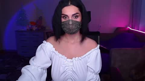 Snapshot of ashley__cooper__ chatting on 01-15-25, 06:22   Yasmina   online show from 01-15-25, 06:22