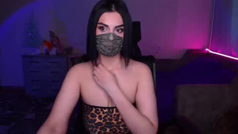 Snapshot of ashley__cooper__ chatting on 01-19-25, 02:47   Yasmina   online show from 01-19-25, 02:47