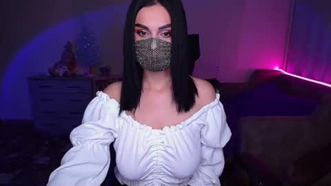 Snapshot of ashley__cooper__ chatting on 01-21-25, 03:15   Yasmina   online show from 01-21-25, 03:15