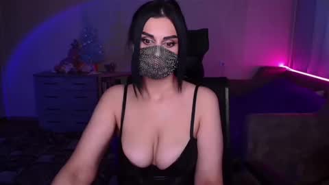 Snapshot of ashley__cooper__ chatting on 01-22-25, 06:20   Yasmina   online show from 01-22-25, 06:20