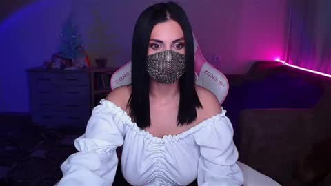 Snapshot of ashley__cooper__ chatting on 02-01-25, 03:52   Yasmina   online show from 02-01-25, 03:52