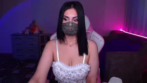 Snapshot of ashley__cooper__ chatting on 02-13-25, 04:43   Yasmina   online show from 02-13-25, 04:43