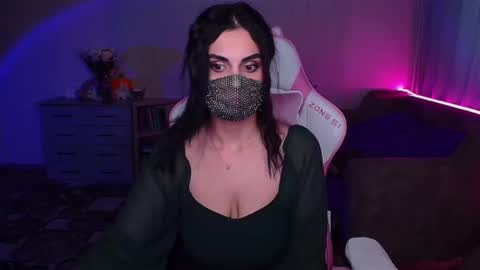 Snapshot of ashley__cooper__ chatting on 02-18-25, 07:32   Yasmina   online show from 02-18-25, 07:32