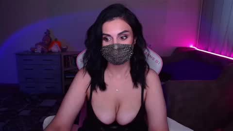 Snapshot of ashley__cooper__ chatting on 02-22-25, 08:50   Yasmina   online show from 02-22-25, 08:50