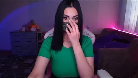 Snapshot of ashley__cooper__ chatting on 02-24-25, 03:55   Yasmina   online show from 02-24-25, 03:55