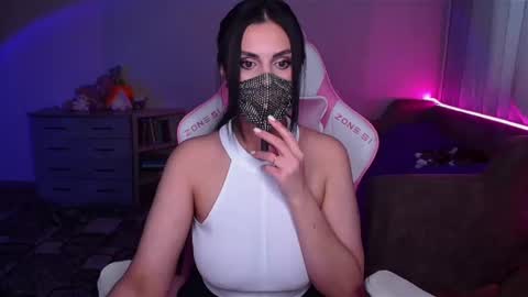 Snapshot of ashley__cooper__ chatting on 02-25-25, 05:08   Yasmina   online show from 02-25-25, 05:08