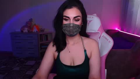 Snapshot of ashley__cooper__ chatting on 03-08-25, 03:06   Yasmina   online show from 03-08-25, 03:06