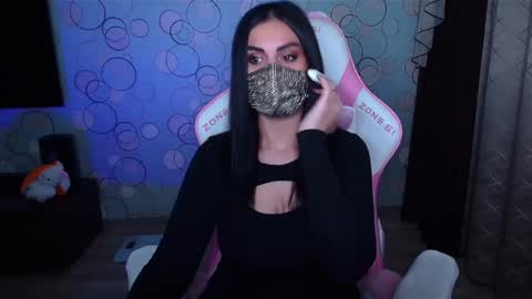 Snapshot of ashley__cooper__ chatting on 09-28-25, 02:50   Yasmina   online show from 09-28-25, 02:50