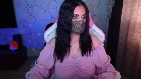 Snapshot of ashley__cooper__ chatting on 10-02-25, 05:03   Yasmina   online show from 10-02-25, 05:03