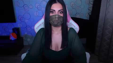 Snapshot of ashley__cooper__ chatting on 10-04-25, 05:05   Yasmina   online show from 10-04-25, 05:05