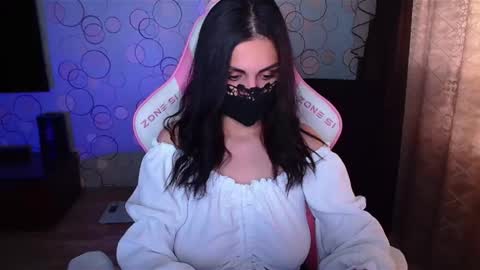 Snapshot of ashley__cooper__ chatting on 10-15-25, 04:56   Yasmina   online show from 10-15-25, 04:56