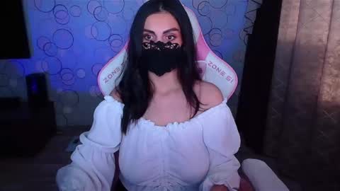 Snapshot of ashley__cooper__ chatting on 10-17-25, 06:38   Yasmina   online show from 10-17-25, 06:38