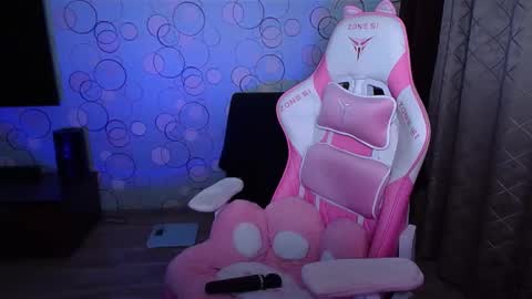 Snapshot of ashley__cooper__ chatting on 10-30-25, 02:35   Yasmina   online show from 10-30-25, 02:35