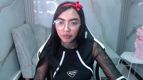 Snapshot of ashley_blum_v chatting on 09-25-25, 10:24 ashley_blum_v online show from 09-25-25, 10:24