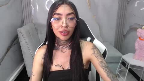 Snapshot of ashley_blum_v chatting on 10-10-25, 08:08 ashley_blum_v online show from 10-10-25, 08:08