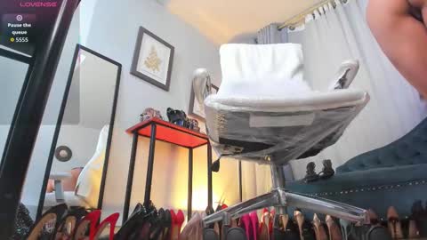 ashley_leon_ online show from 11-30-25, 09:52