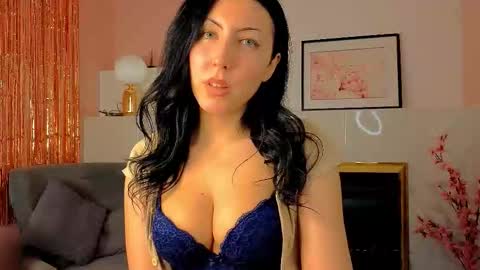 Ashley online show from 12-22-25, 09:34