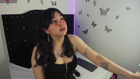 Snapshot of ashley_xoxo7 chatting on 11-25-25, 10:32 Ashley online show from 11-25-25, 10:32