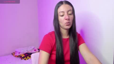 Snapshot of ashleybazan1 chatting on 09-22-25, 03:25 Ashley online show from 09-22-25, 03:25