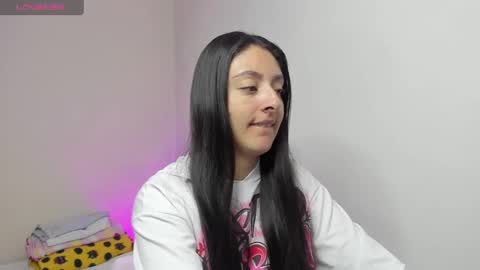 Snapshot of ashleybazan1 chatting on 10-27-25, 08:35 Ashley online show from 10-27-25, 08:35