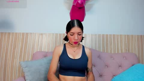 Snapshot of ashleymonrroe_ chatting on 10-12-25, 07:35 Ashley Monroe online show from 10-12-25, 07:35