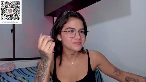 Snapshot of ashleytravis_ chatting on 02-01-25, 04:14 online show from 02-01-25, 04:14