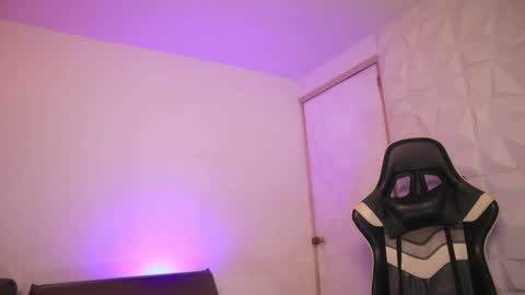 Ashley Lauren online show from 02-13-26, 04:41