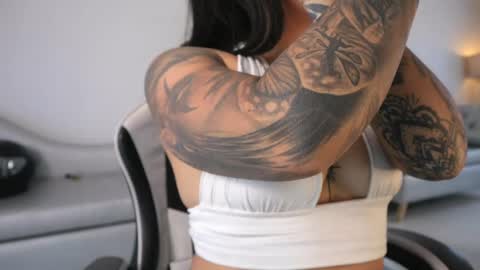 Ashley Lauren online show from 04-02-26, 07:22