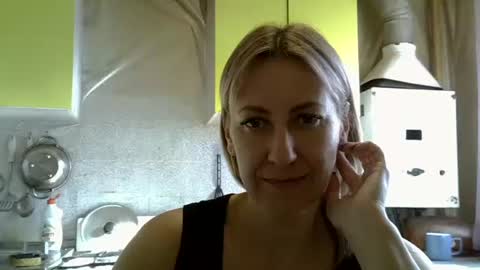 Snapshot of ashleyxhoney chatting on 09-16-25, 06:36 AshleyXHoney online show from 09-16-25, 06:36