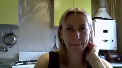 Snapshot of ashleyxhoney chatting on 09-19-25, 07:43 AshleyXHoney online show from 09-19-25, 07:43
