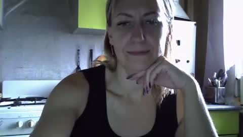 Snapshot of ashleyxhoney chatting on 09-20-25, 06:14 AshleyXHoney online show from 09-20-25, 06:14
