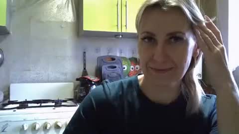 Snapshot of ashleyxhoney chatting on 10-24-25, 06:43 AshleyXHoney online show from 10-24-25, 06:43