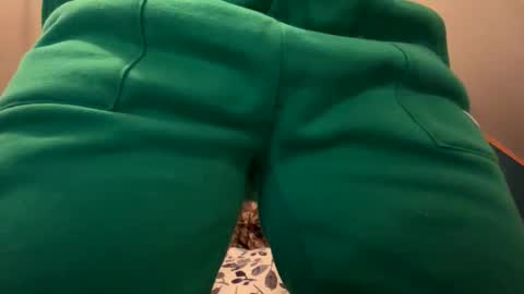 Snapshot of ashleyynicholee chatting on 12-15-25, 05:55 ashleyynicholee online show from 12-15-25, 05:55