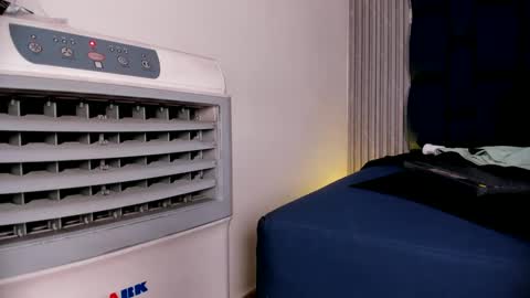 Snapshot of ashlybenison chatting on 12-15-24, 08:08 ashlybenison online show from 12-15-24, 08:08