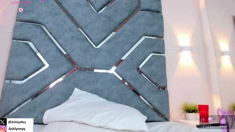 Ashly  online show from 12-28-24, 11:05