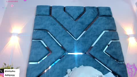 Ashly  online show from 02-08-25, 10:19