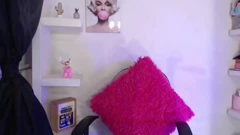 Snapshot of ashlyvesneva chatting on 01-25-25, 12:59  Ashly online show from 01-25-25, 12:59