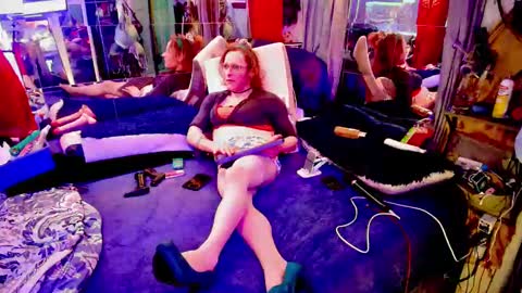 Snapshot of ashmomo chatting on 12-24-24, 07:39 ashmomo online show from 12-24-24, 07:39