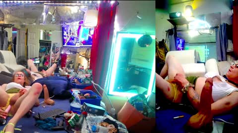 Snapshot of ashmomo chatting on 12-28-24, 07:54 ashmomo online show from 12-28-24, 07:54