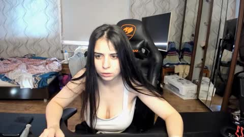 Lina online show from 02-17-26, 12:18