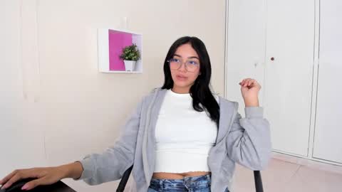 Camila online show from 12-20-24, 01:54