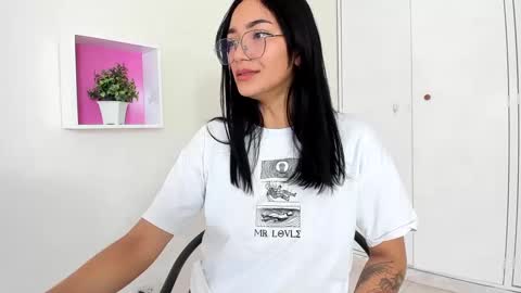 Camila online show from 01-11-25, 01:11