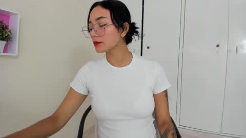 Camila online show from 02-08-25, 01:22