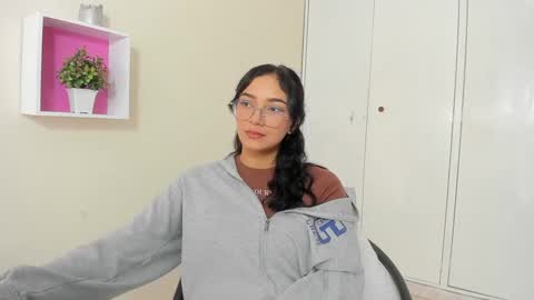 Camila online show from 02-28-25, 01:58